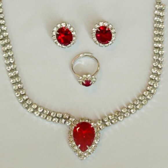 Fashion Jewellery Set - Necklace, Ring, Earrings - Picture 2 of 4